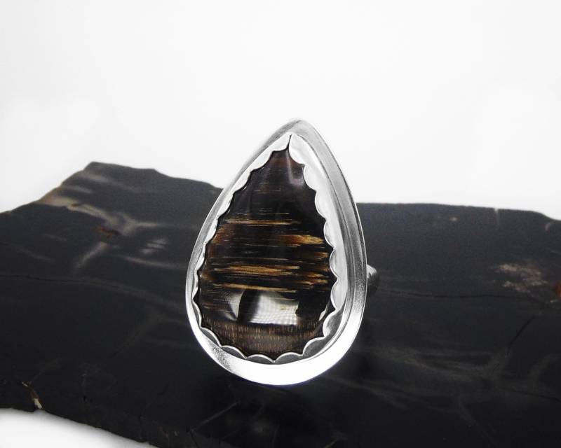 Versteinertes Holz Ring in Sterling Silber - Großer Stein Fossil Schwerer Handgemachter Schmuck Verstellbarer von FossilPhilosophy
