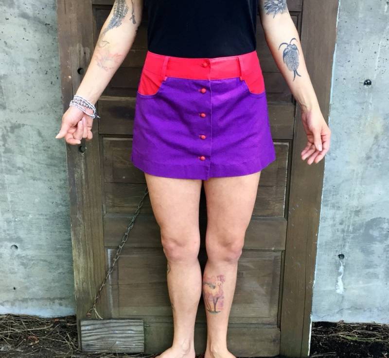 Vintage 70Er Jahre Lila Und Roter Western Style Mini Skort Von Ginger Tree Größe Medium von FossilizedFeather