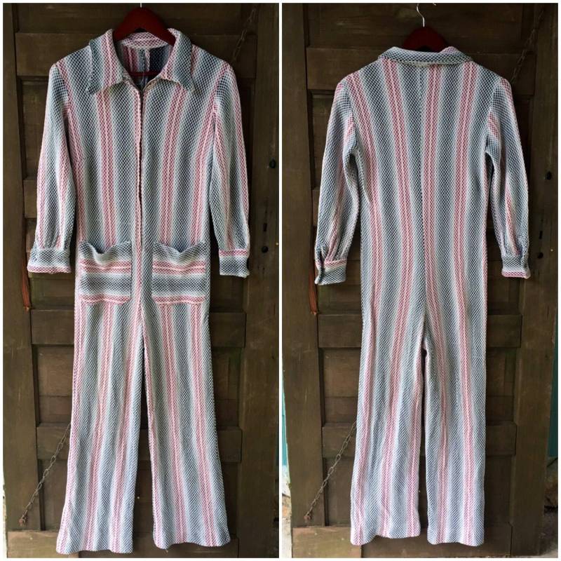 Vintage 70Er Jahre Stretchy Strukturierte Diamant Gestreift Polyester Flared Freizeit Overall Größe Medium von FossilizedFeather