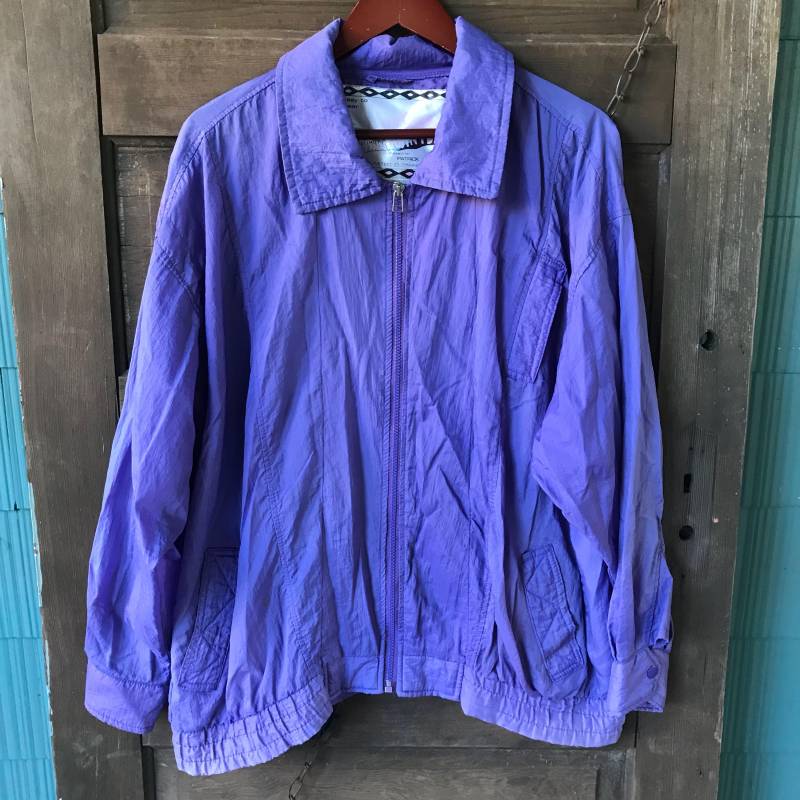 Vintage 80Er Jahre Lavendel Lila Nylon Windbreaker Jacke Von American Idee Größe Large/Extra Large von FossilizedFeather