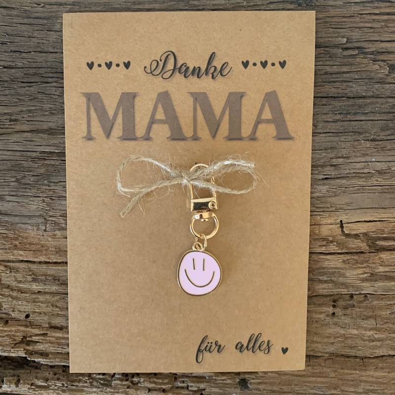 Karte Mit Smiley-Schlüsselanhänger Für Die Mama | Danke Mama Kleines Geschenk Mitbringsel Taschenanhänger Muttertag Kleinigkeit von Fotokartenundmehr