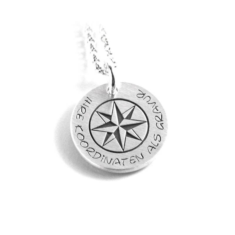 Anhänger Mit Gravur Kompassrose Kompass Gps Koordinaten Geo Windrose Symbol Und Kette 925 Silber Rund Namenskette Datum Initiale |Ps403Ke2 von Fotoschmuck24