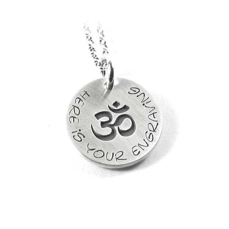 Anhänger Mit Gravur Om Zeichen Symbol Aum Pranava Sanskrit Buddhismus Hinduismus Kette 925 Silber Rund Name Datum Neu | Ps216Ke2 von Fotoschmuck24