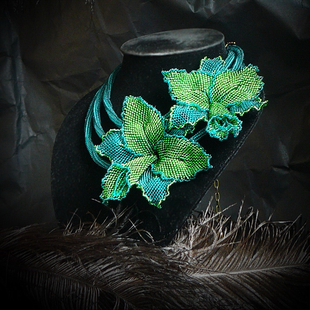 Cabrio Schmuck, Blumenbrosche, Beadad Blume, Boho Hochzeit Statementkette, Rocailles Perlen Orchidee, Natur Inspiriert Cabrio Schmuck, Blumenbrosche, Beadad Blume, Boho Hochzeit Statementkette, Rocailles Perlen Orchidee, Natur Inspiriert von FottiniyaBeads