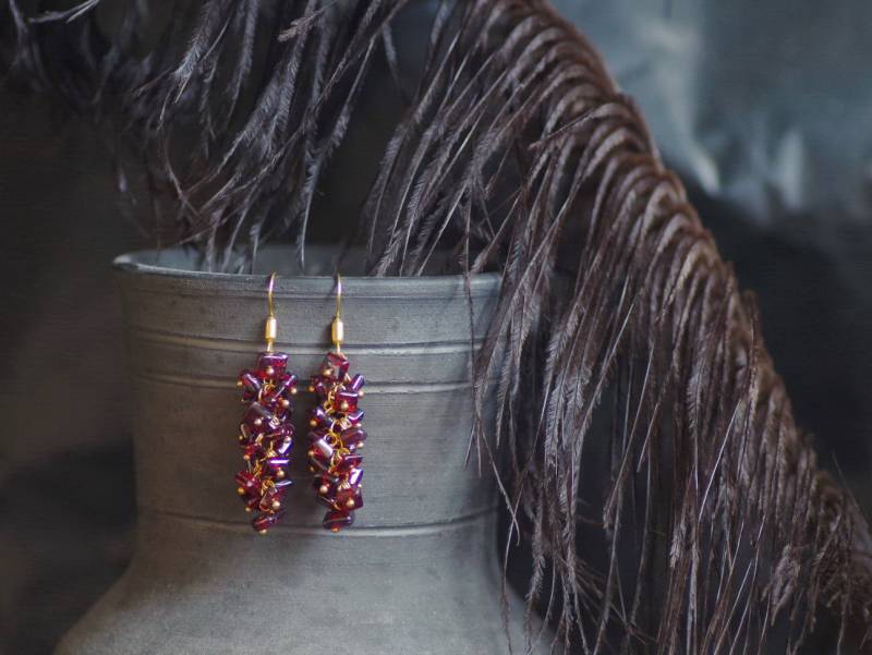 Natürliche Amethyst_Natural Garnet_Long Earrings_Earring Für Mom_Semiprecious Stones_Violet Und Gold_Gift Her_Stone Jewelry_Classik Look Natürliche Amethyst_Natural Garnet_Long Earrings_Earring Für Mom_Semiprecious Stones_Violet Und Gold_Gift Her_Stone Jewelry_Classik Look von FottiniyaBeads