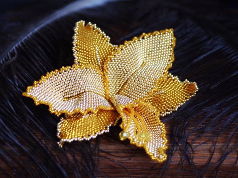 Perlen Brosche/Haarspange, Blumenbrosche, Cabrio Blume, Statement Schmuck, Haarspange, Große Blumenbrosche Perlen Brosche/Haarspange, Blumenbrosche, Cabrio Blume, Statement Schmuck, Haarspange, Große Blumenbrosche von FottiniyaBeads