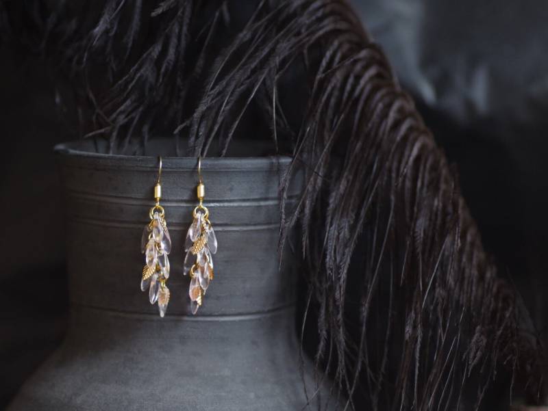 Zarte Ohrringe Mit Goldenen Erkenntnisse, Hochzeitsschmuck, Geschenk Für Mädchen, Elegante Boho Schmuck, Klare Einfache Zarte Ohrringe Mit Goldenen Erkenntnisse, Hochzeitsschmuck, Geschenk Für Mädchen, Elegante Boho Schmuck, Klare Einfache von FottiniyaBeads
