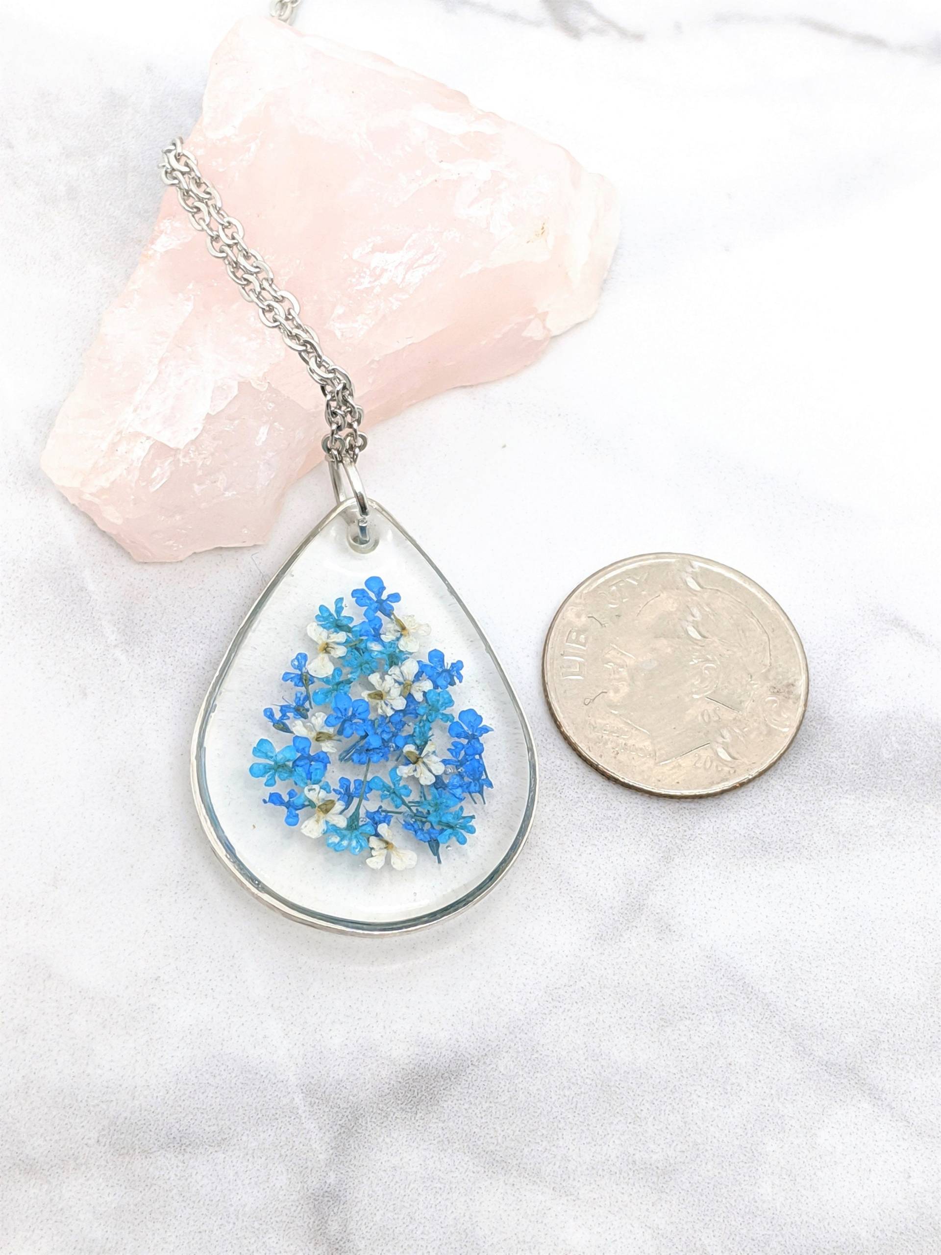 Echte Gepresste Blume Silber Tropfen Halskette in Marineblau, Teal Und Weiß Echte Gepresste Blume Silber Tropfen Halskette in Marineblau, Teal Und Weiß von FoundKept