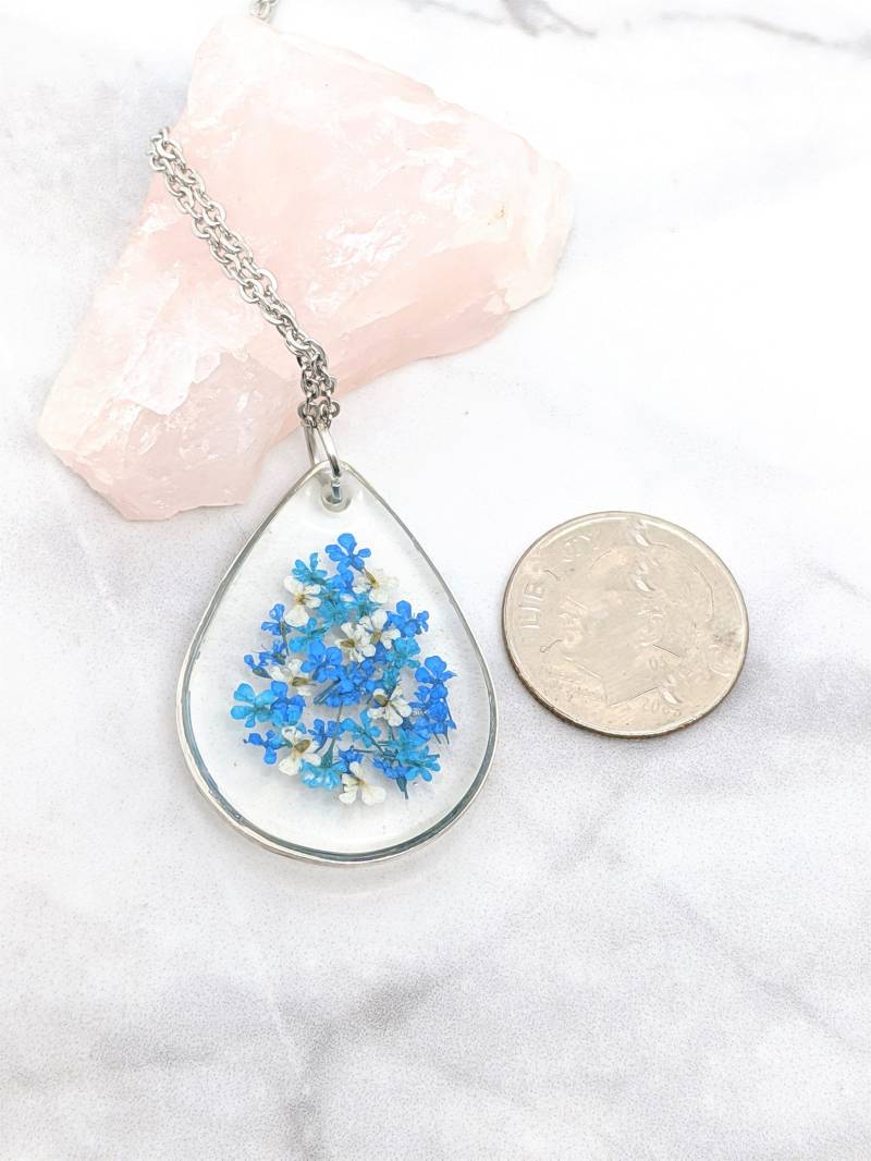 Echte Gepresste Blume Silber Tropfen Halskette in Marineblau, Teal Und Weiß Echte Gepresste Blume Silber Tropfen Halskette in Marineblau, Teal Und Weiß von FoundKept