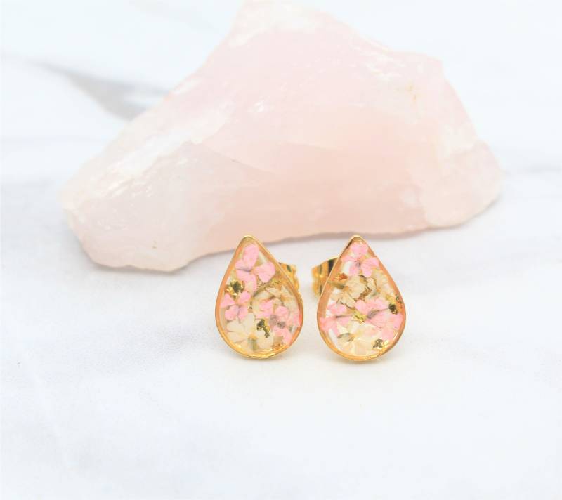 Gepresste Blumen Ohrstecker, Rosa, Weiß, Blattgold Detail, Echte Trockenblumen Schmuck, Schmuck Gepresste Blumen Ohrstecker, Rosa, Weiß, Blattgold Detail, Echte Trockenblumen Schmuck, Schmuck von FoundKept