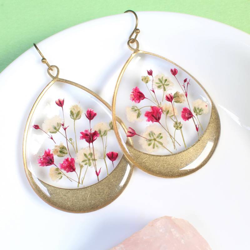 Große Gepresste Blume Ohrringe, Weiß Und Tief Rosa Schleierkraut, Leicht, Gypsophila Handgefertigte Harz Schmuck von FoundKept