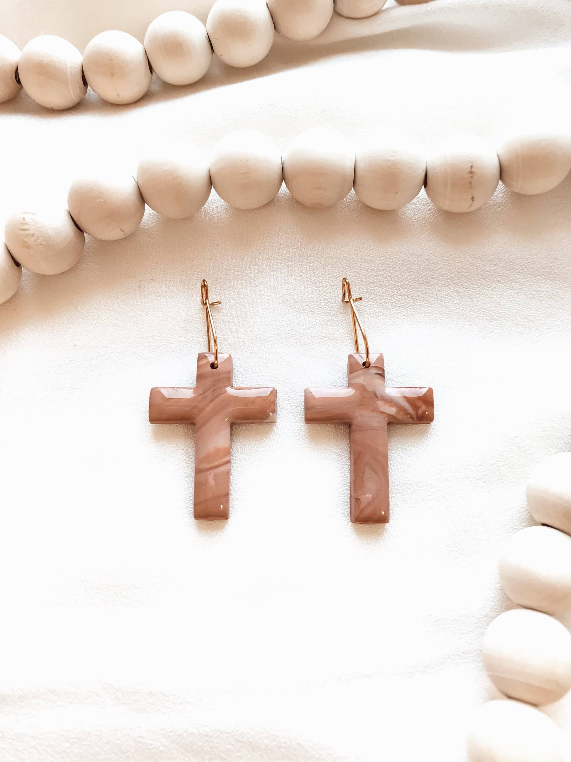Mehrfarbige Ton Kreuz Ohrringe Mehrfarbige Ton Kreuz Ohrringe von FoundinFaithCo