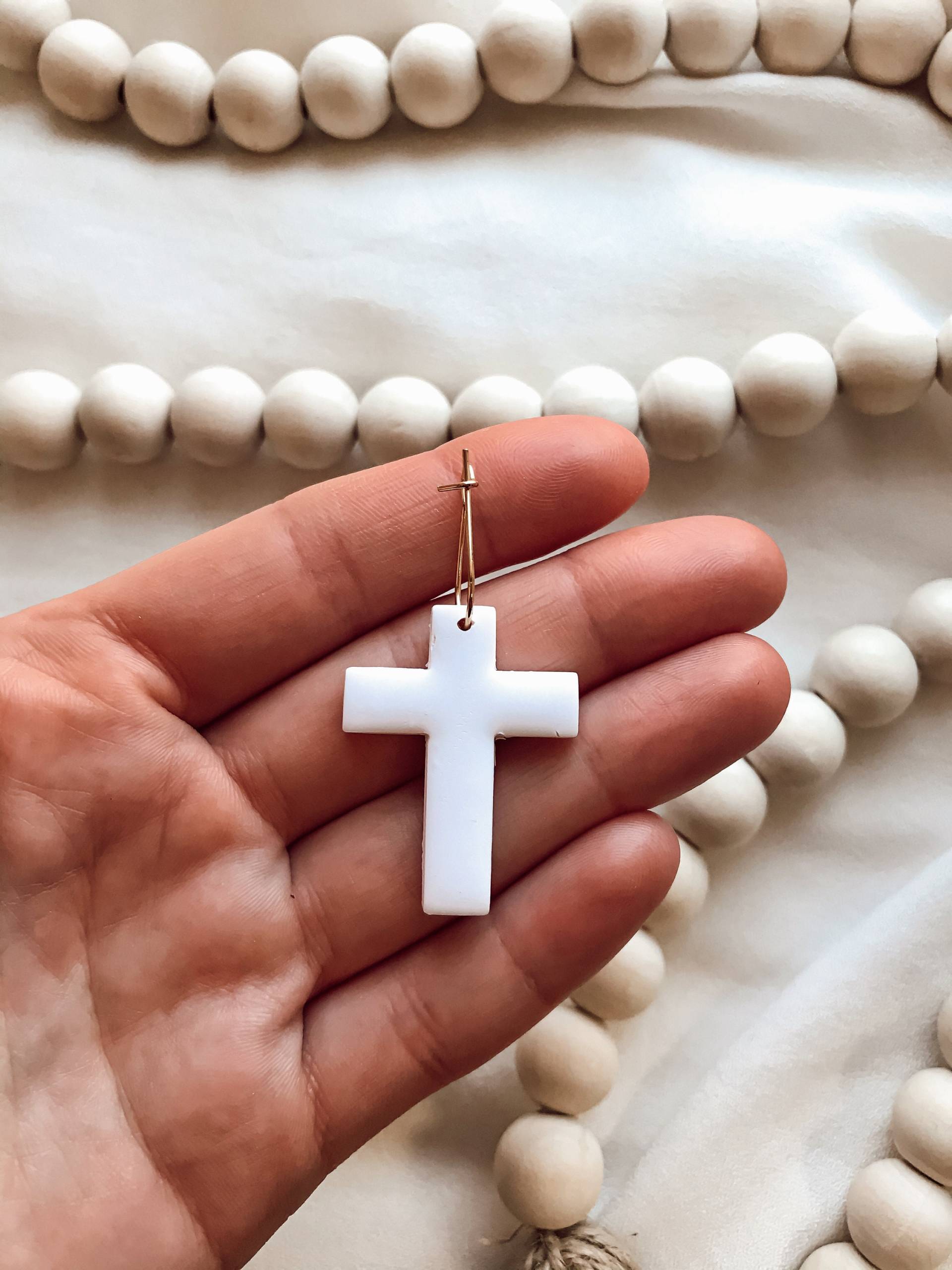 Weiße Kreuz Ohrringe Weiße Kreuz Ohrringe von FoundinFaithCo