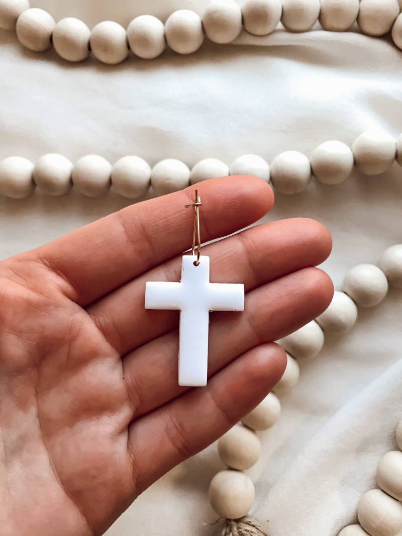 Weiße Kreuz Ohrringe Weiße Kreuz Ohrringe von FoundinFaithCo