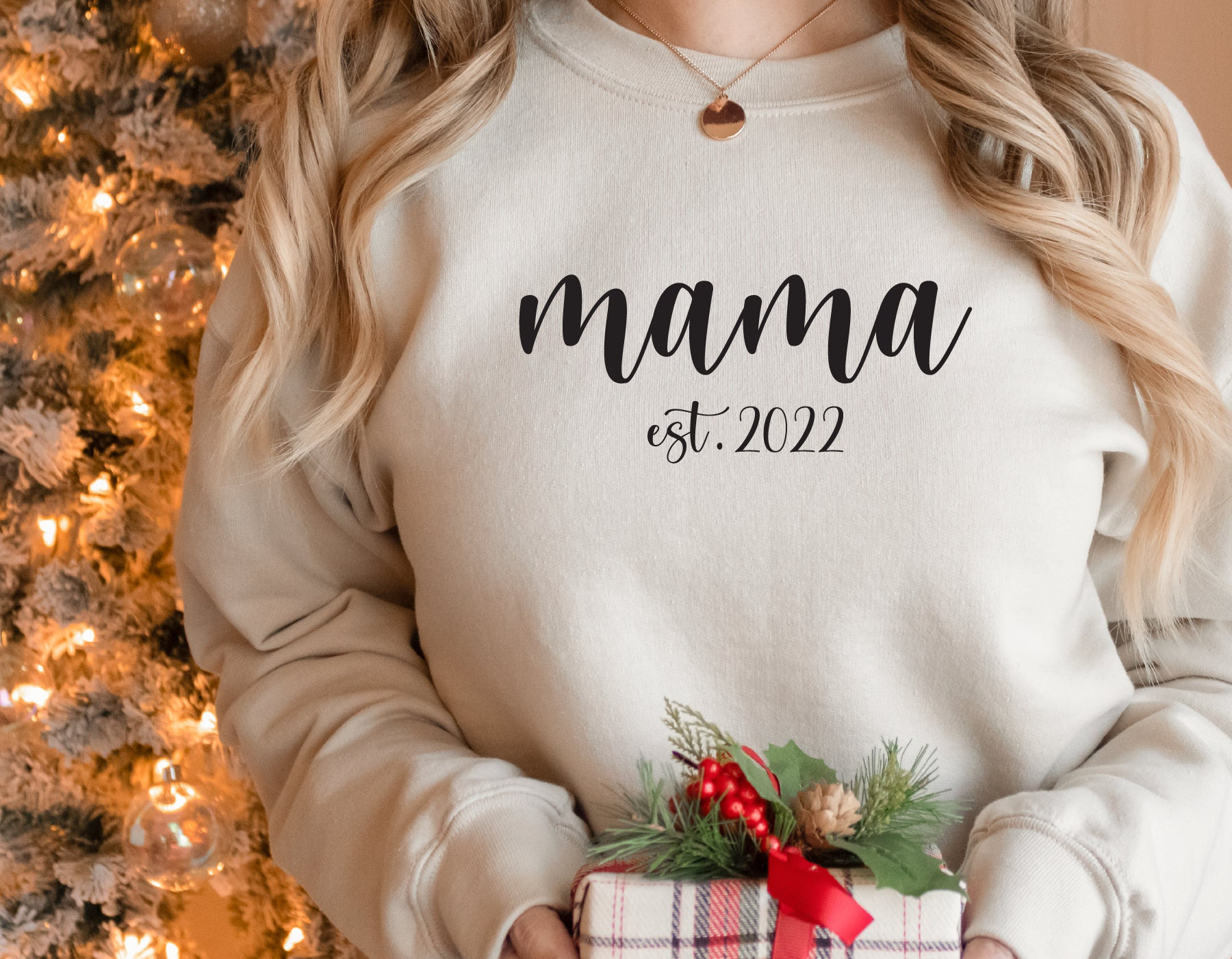 Personalisierte Mama Est. Oversized Sweatshirt, T-Shirt, Geschenk Für Mama, Erstes Mal Geschenk, Shirt, Personalisiertes Muttertagsgeschenk von FountainOfWishes