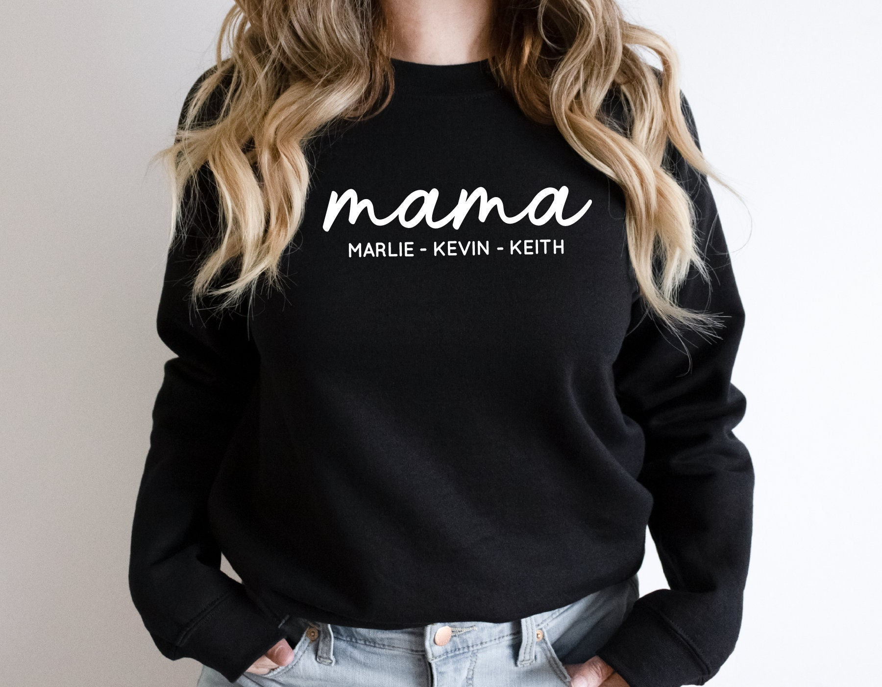 Personalisiertes Mama Muttertags-Oversized-Sweatshirt, Personalisiertes Mama-Shirt Mit Den Namen Der Kinder, Geschenk Für First Time Mom, Shirt von FountainOfWishes