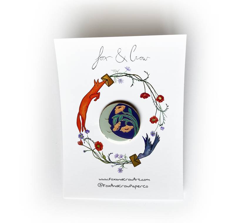 Mond Blume Pin/Blumen Emaille Lächelnden Muttertagsgeschenk Halbmond Raum Mom von FoxAndCrowCo