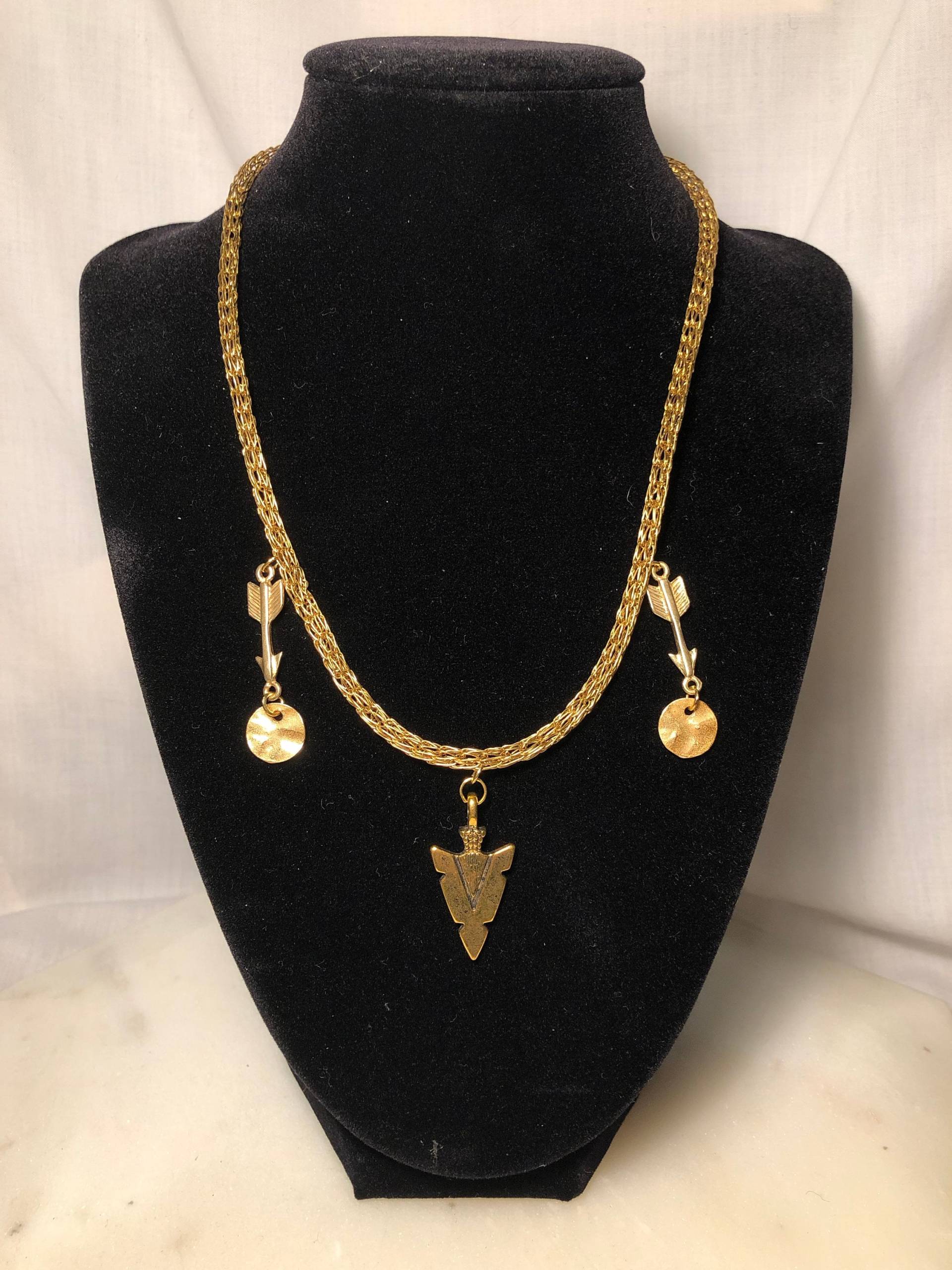 Goldene Pfeilspitze Handgewebte Halskette - Witchy Boho Handgemachter Schmuck von FoxBonesJewelry