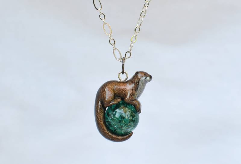 Otter Halsketten-Anhänger Aus Polymer Clay Otter Halsketten-Anhänger Aus Polymer Clay von FoxCraftCreations