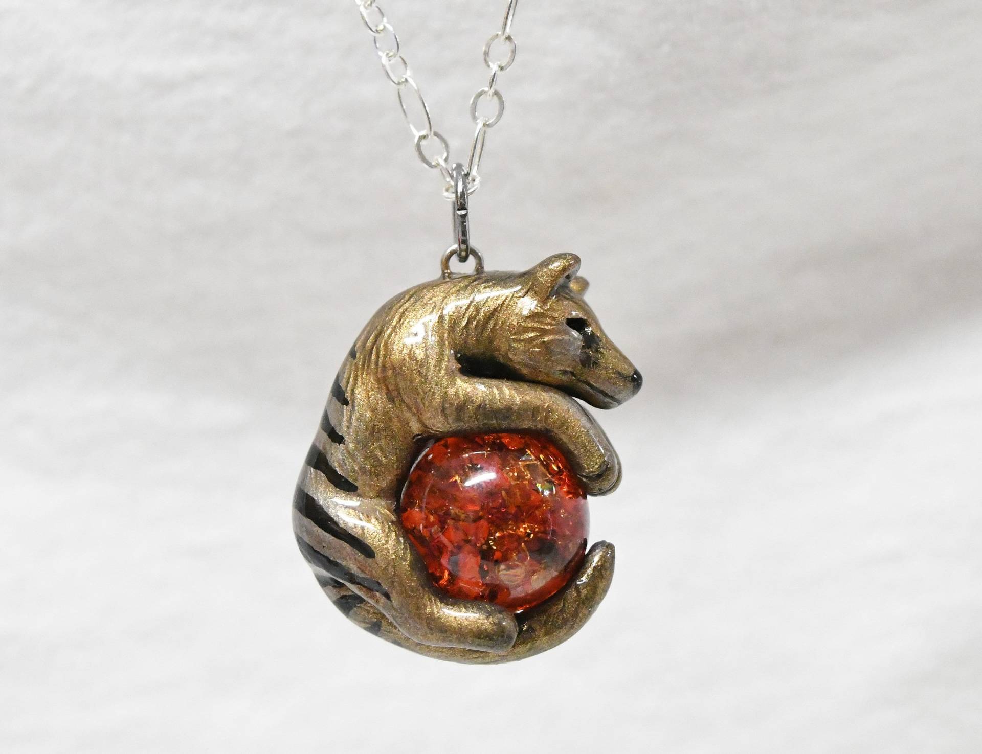 Thylacine Tasmanian Tiger Wolf Halskette Mit Custom Farbedelstein Thylacine Tasmanian Tiger Wolf Halskette Mit Custom Farbedelstein von FoxCraftCreations