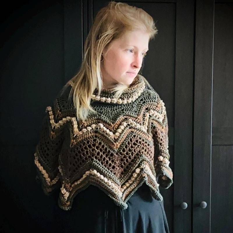 Handgemachter Überwurf in Naturfarben - Gehäkelter Poncho Sternform Aus Baumwollgemisch von FoxKnotDesign
