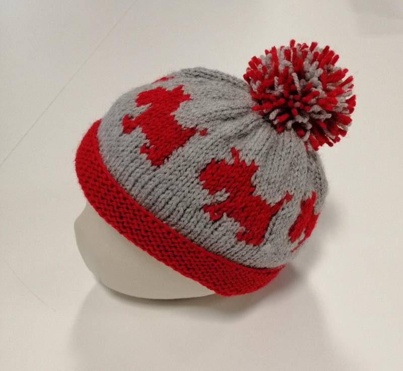 Scottie Hundemotiv Kindermütze Mit Pom - Farboptionen Verfügbar von FoxSocksStudio