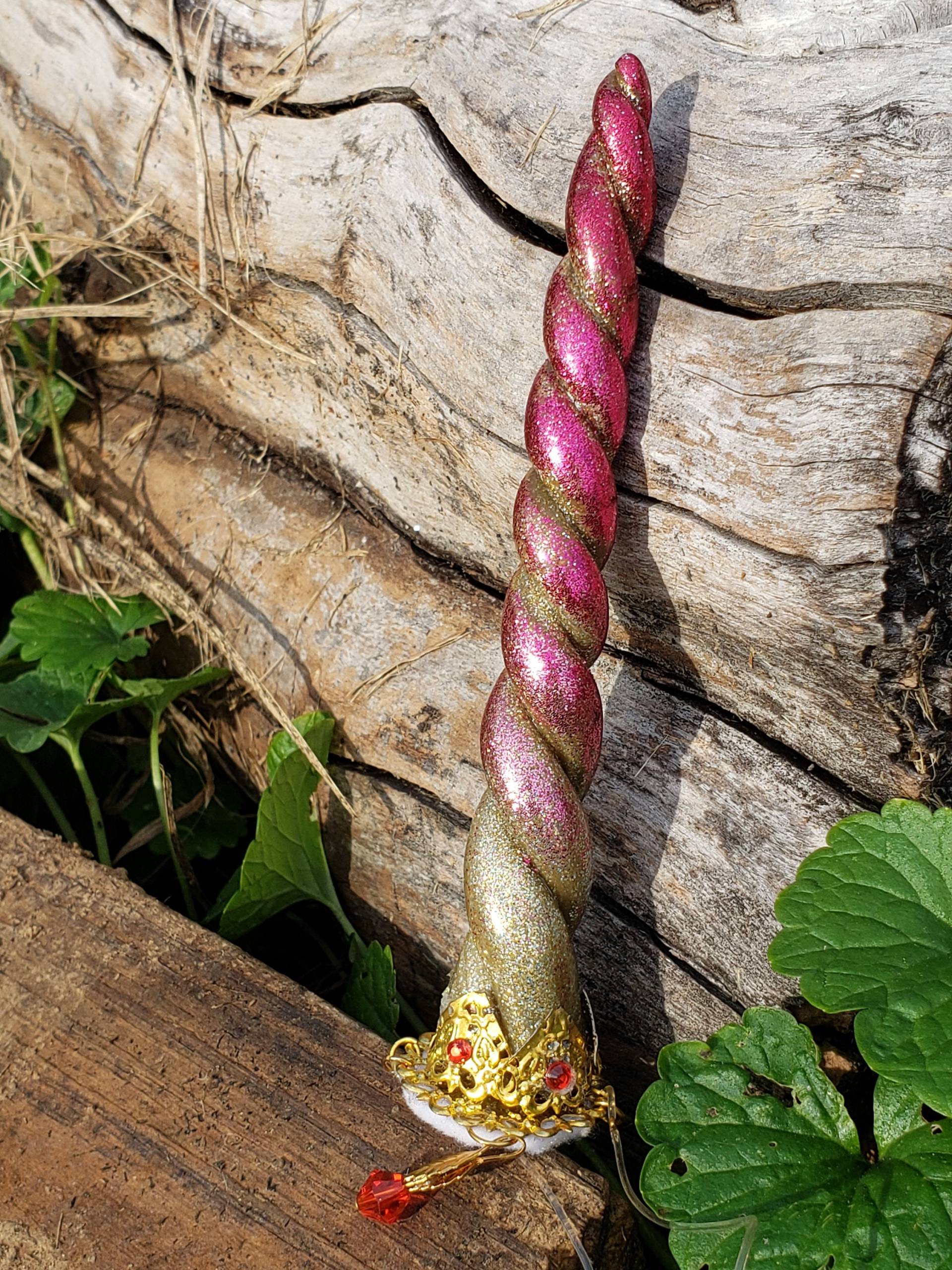 Ruby - Geode Inspirierter Einhorn Horn Haarreif Ruby - Geode Inspirierter Einhorn Horn Haarreif von FoxfireCustomDesigns