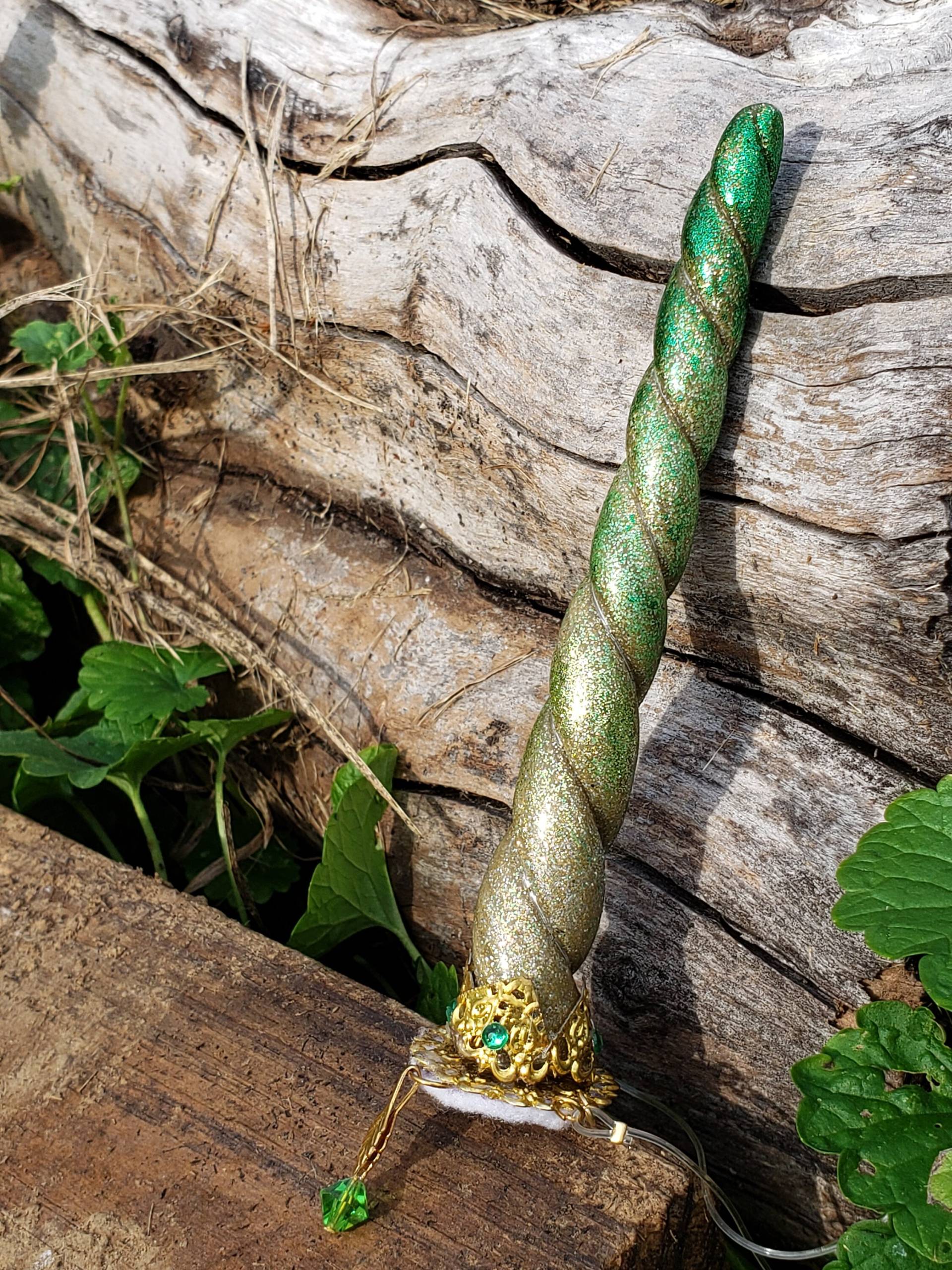 Smaragd - Geode Inspirierter Einhorn Horn Haarreif Smaragd - Geode Inspirierter Einhorn Horn Haarreif von FoxfireCustomDesigns