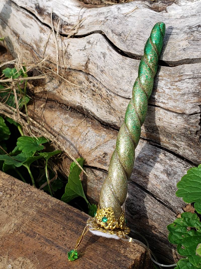 Smaragd - Geode Inspirierter Einhorn Horn Haarreif Smaragd - Geode Inspirierter Einhorn Horn Haarreif von FoxfireCustomDesigns