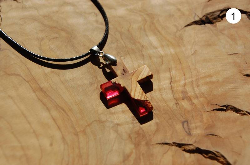 Kreuzkette Halskette Epoxidharz Olivenholz Kreuzanhänger Holzschmuck Männerschmuck Handgemacht Resin Handmade Schmuck Für Damen Accessoire Kreuzkette Halskette Epoxidharz Olivenholz Kreuzanhänger Holzschmuck Männerschmuck Handgemacht Resin Handmade Schmuck Für Damen Accessoire von FoxwoodSteel