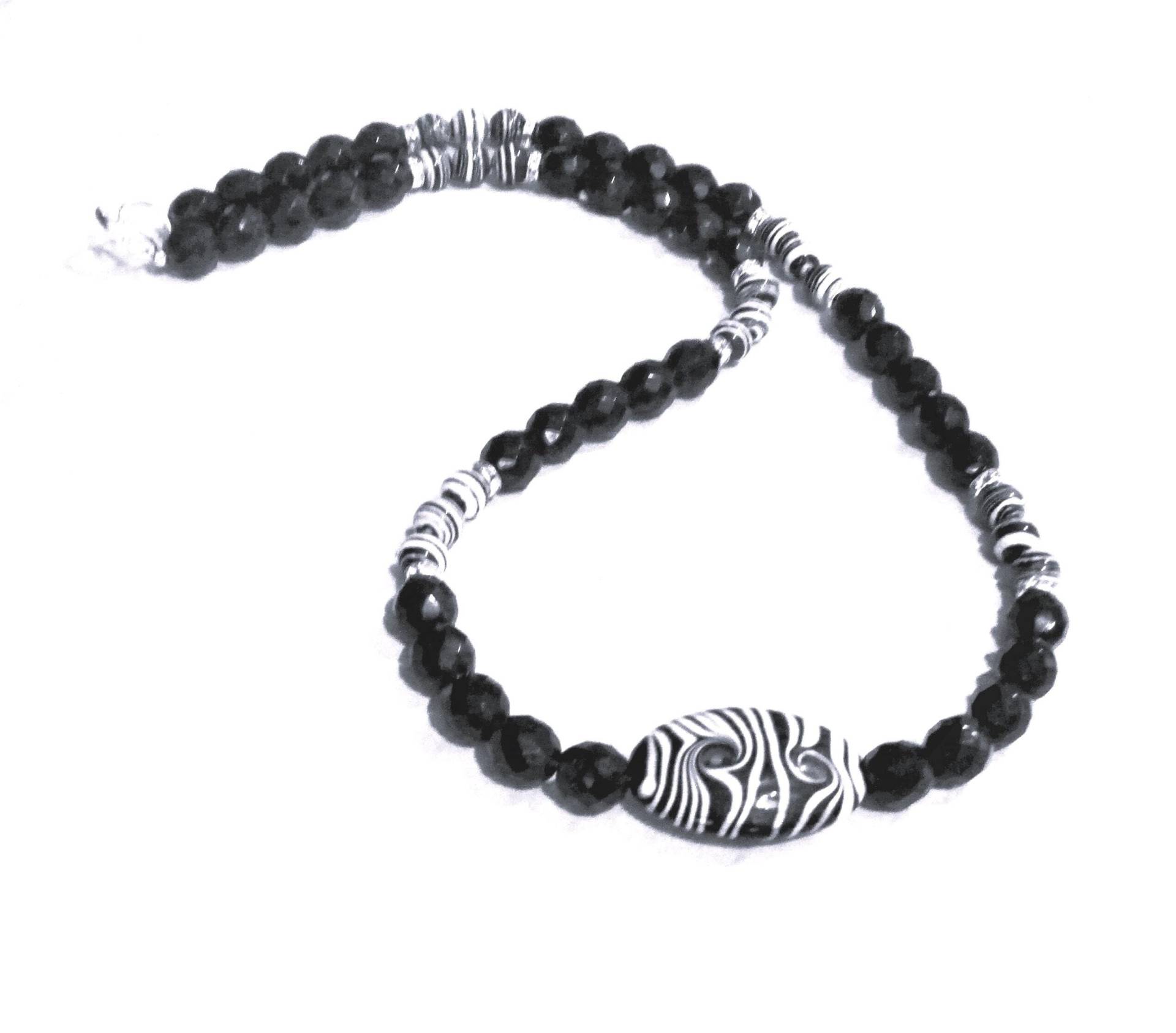 Zebra Lampwork Schwarz & Weiß Glas Anhänger Halskette Schmuck Facettierte Perlenkette Zebra Lampwork Schwarz & Weiß Glas Anhänger Halskette Schmuck Facettierte Perlenkette von FoxyBeading