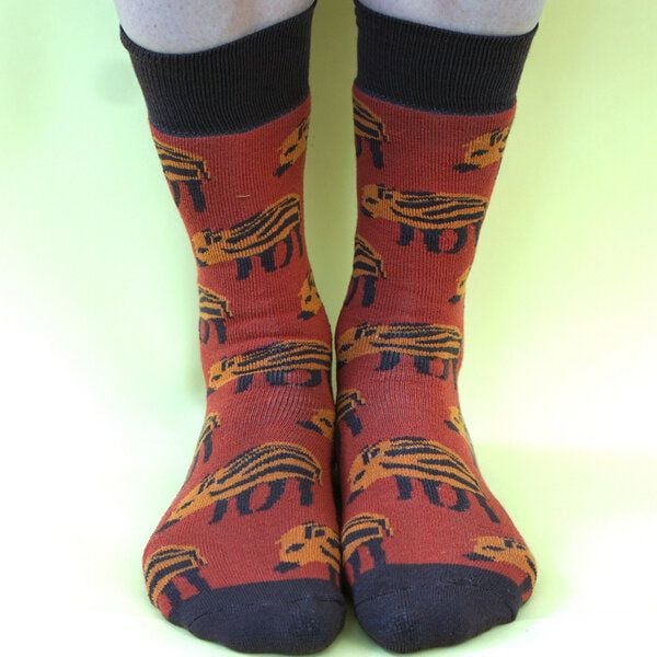 Fräulein Prusselise Dicke Wildschwein Frottee Socken rostrot, bunt gemustert von Fräulein Prusselise