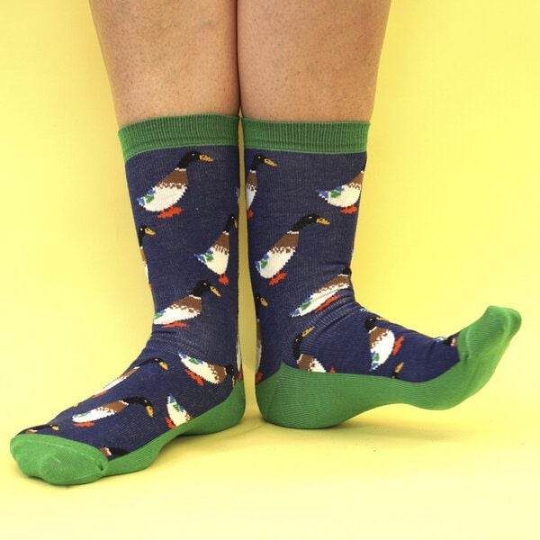 Fräulein Prusselise Ente Socken blau grün bunt gemustert von Fräulein Prusselise