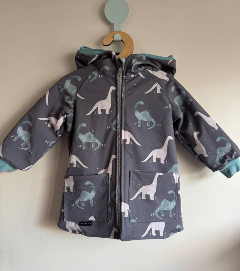 Softshell Jacke „Dino" 98 Gefüttert Mit Baumwollfleece Softshell Jacke „Dino" 98 Gefüttert Mit Baumwollfleece von FraeuleinAnnA