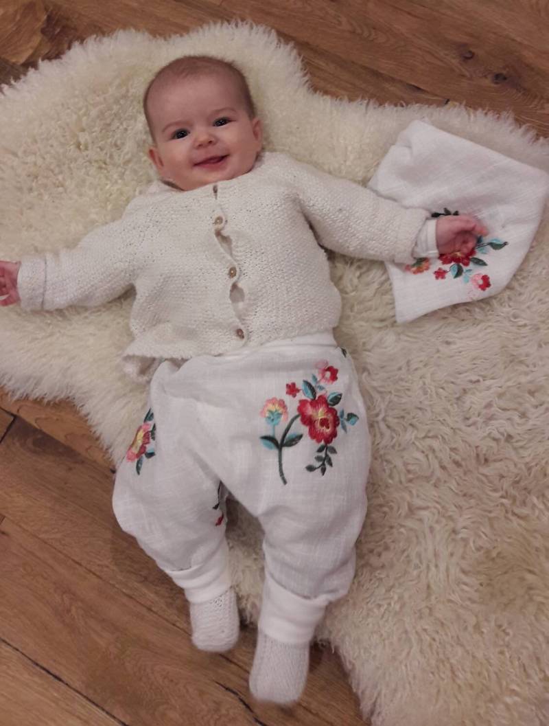 Bezaubernde Pumphose Aus Musselin Mit Stickereien von FraeuleinFrauke