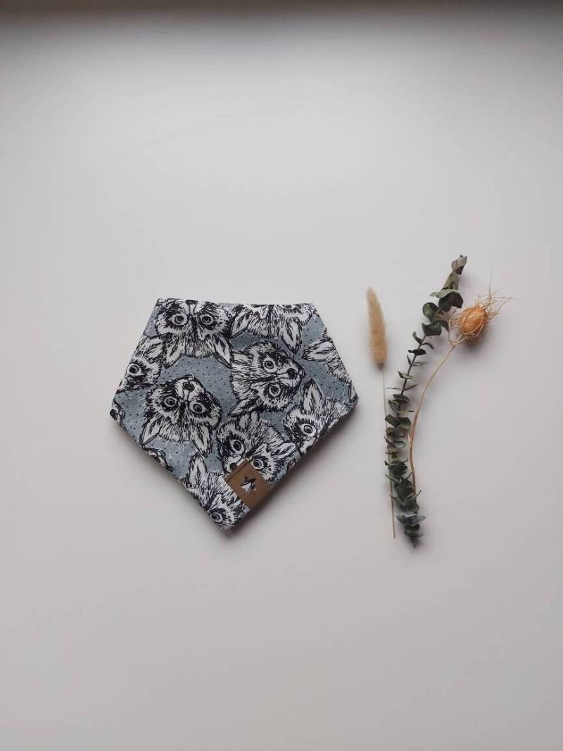 Bezauberndes Blaues Musselin Tuch Mit Süssem Waschbär - Druckknopf von FraeuleinFrauke