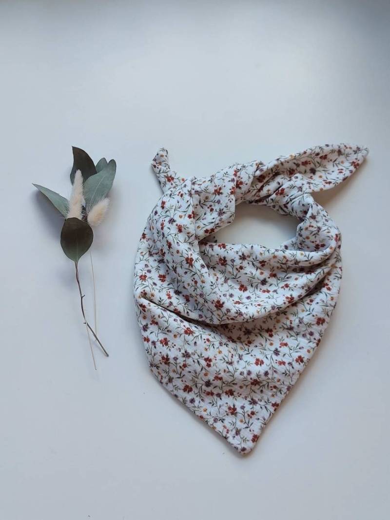 Bezauberndes Musselin Tuch in Weiß Mit Blumenmuster Zum Binden von FraeuleinFrauke