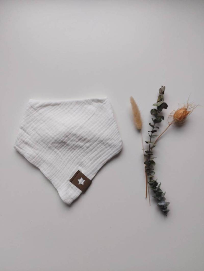 Bezauberndes Musselin Tuch in Weiß - Verschluss Mit Druckknopf von FraeuleinFrauke