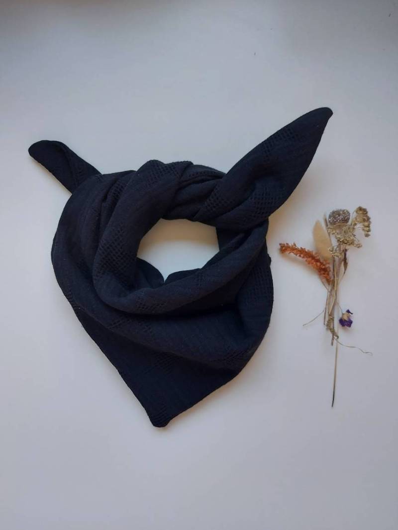 Musselin Tuch in Schwarz Mit Sternenmuster von FraeuleinFrauke