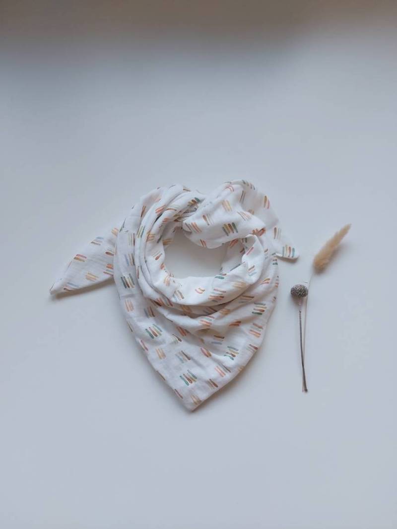 Musselin Tuch in Weiß Mit Bunten Streifen von FraeuleinFrauke