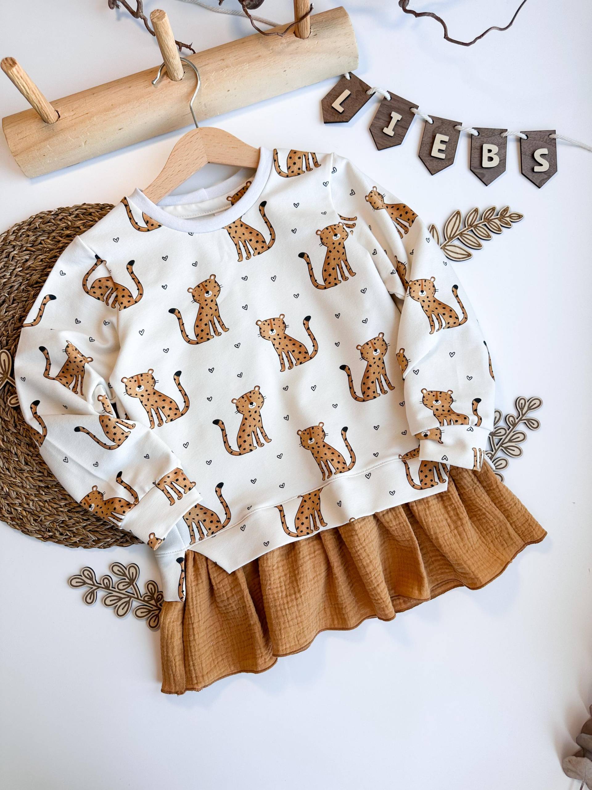 Tunika Mädchen Volant Rüschen Pullover Leopad Kleid Leo Gr. 116 Handmade von FraeuleinGoldstueck