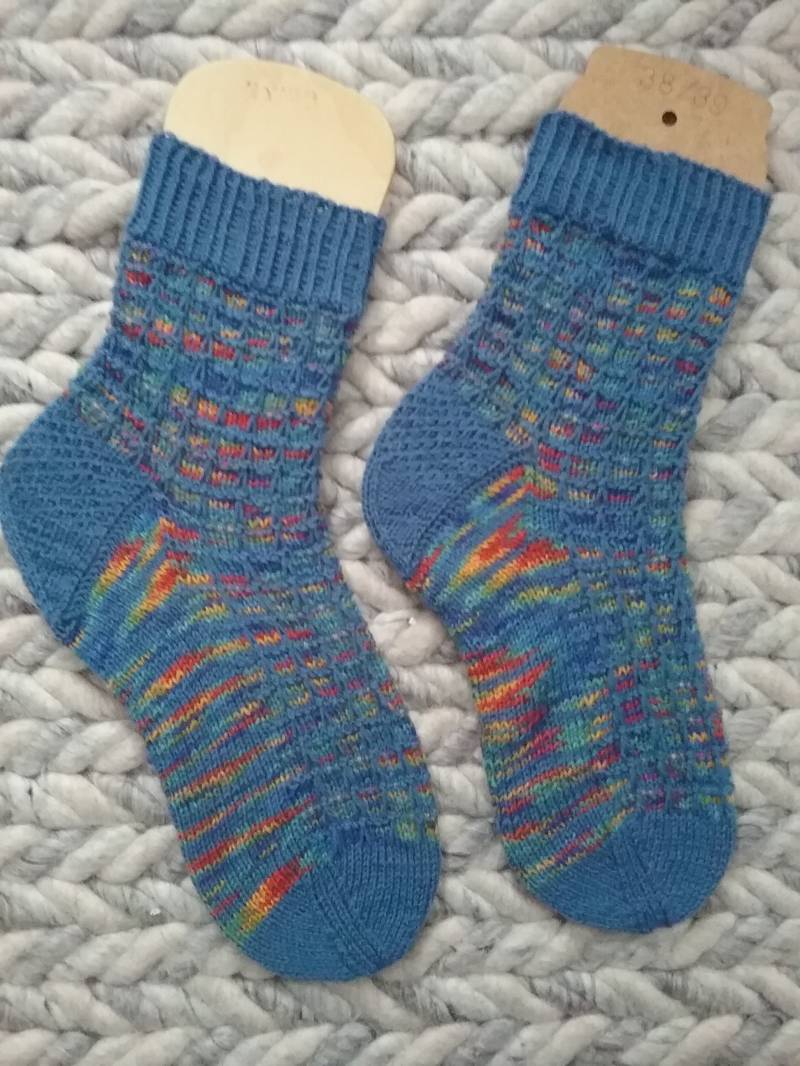 Selbstgestrickte Socken Größe 38/39 von FraeuleinMaschenhaft
