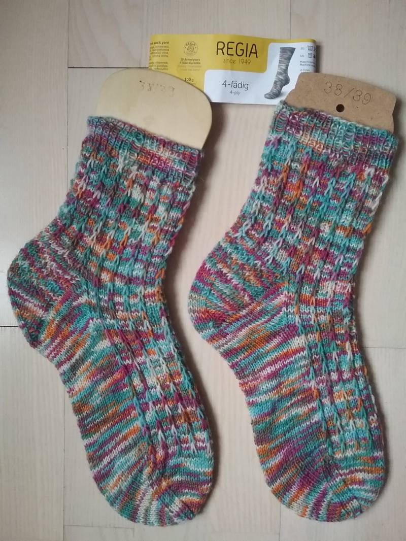 Selbstgestrickte Socken Größe 38/39 von FraeuleinMaschenhaft