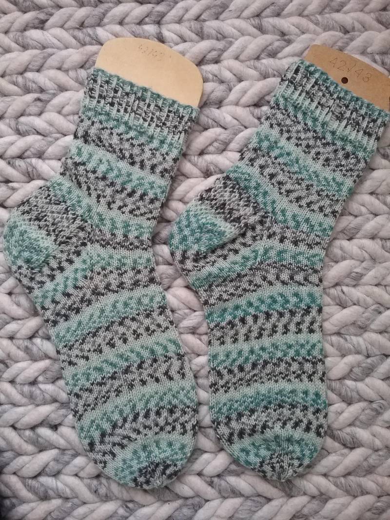 Selbstgestrickte Socken Größe 42/43 von FraeuleinMaschenhaft