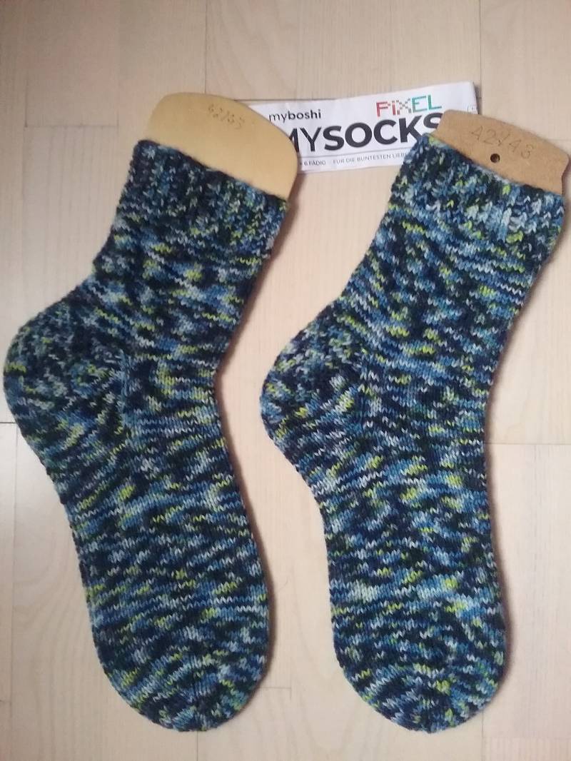 Selbstgestrickte Socken Grösse 42/43 von FraeuleinMaschenhaft