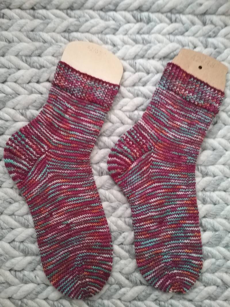 Selbstgestrickte Socken Größe 42/43 von FraeuleinMaschenhaft