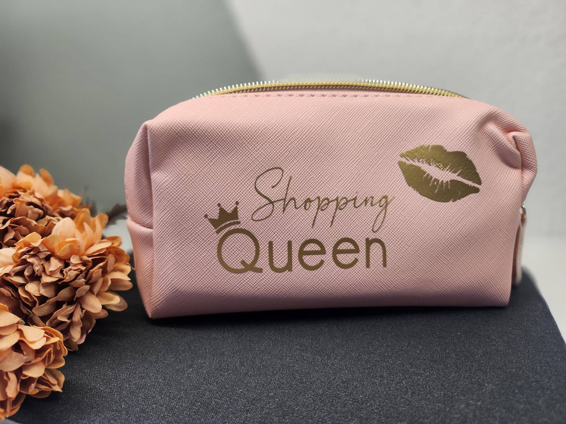 Kosmetiktasche "Shopping Queen", Kleine Tasche, Kulturtasche, Täschchen Kosmetiktasche "Shopping Queen", Kleine Tasche, Kulturtasche, Täschchen von FraeuleinPlottaDE