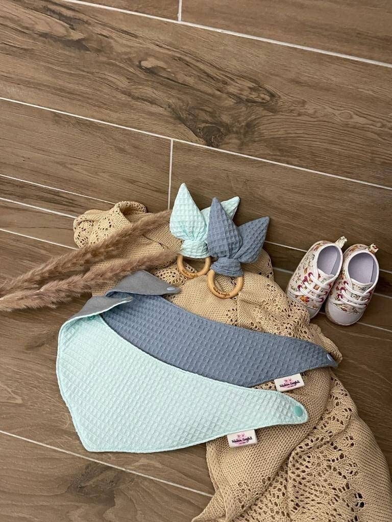 Set, Halstuch, Knisteröhrchen, Große Stoffauswahl, Einheitsgröße, Greifling, Beißring, Waffelpiqué, Baby, Babykleidung, Geburt, Geschenk Set, Halstuch, Knisteröhrchen, Große Stoffauswahl, Einheitsgröße, Greifling, Beißring, Waffelpiqué, Baby, Babykleidung, Geburt, Geschenk von FraeuleinSorgfalt
