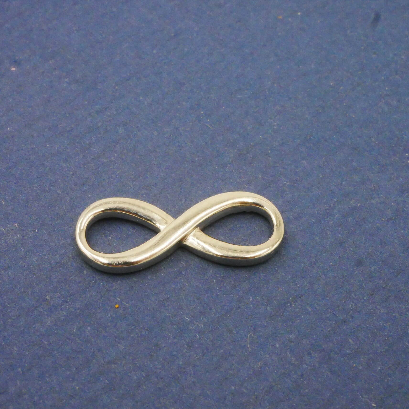 Infinity, 20x8mm Flach Schleife Der Unendlichkeit Edelstahl Unendlichkeitsschleife Zum Annähen Oder Einflechten Infinity, 20x8mm Flach Schleife Der Unendlichkeit Edelstahl Unendlichkeitsschleife Zum Annähen Oder Einflechten von FrageMich