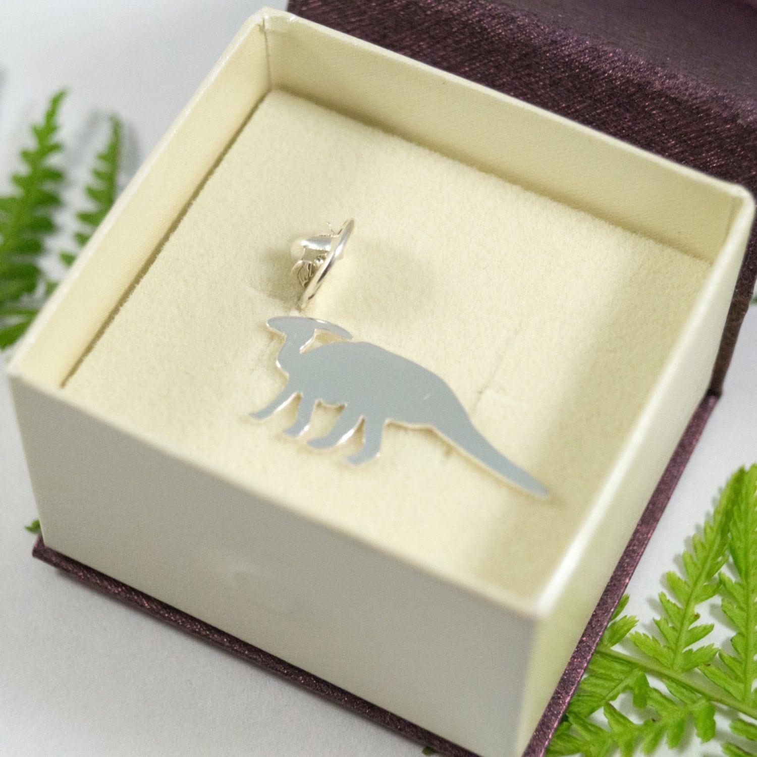 Recycelter Sterlingsilber Anhänger Ein Liebenswerter Parasaurolophus In von FragmentDesignsEtsy